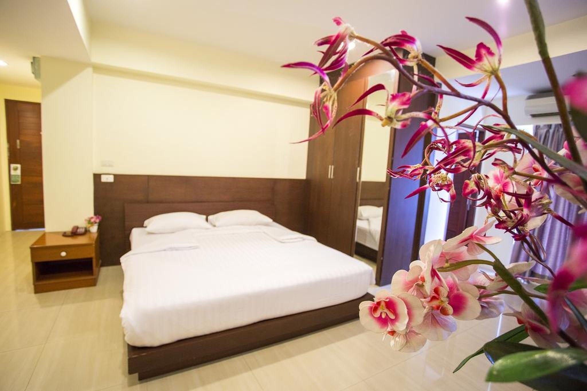 The Loft Resort Bangkok Exteriör bild