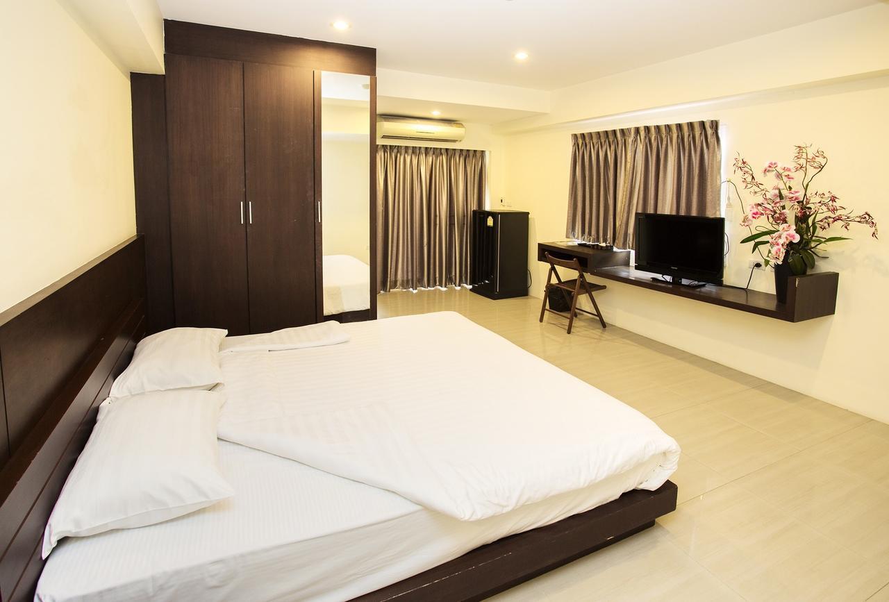 The Loft Resort Bangkok Exteriör bild