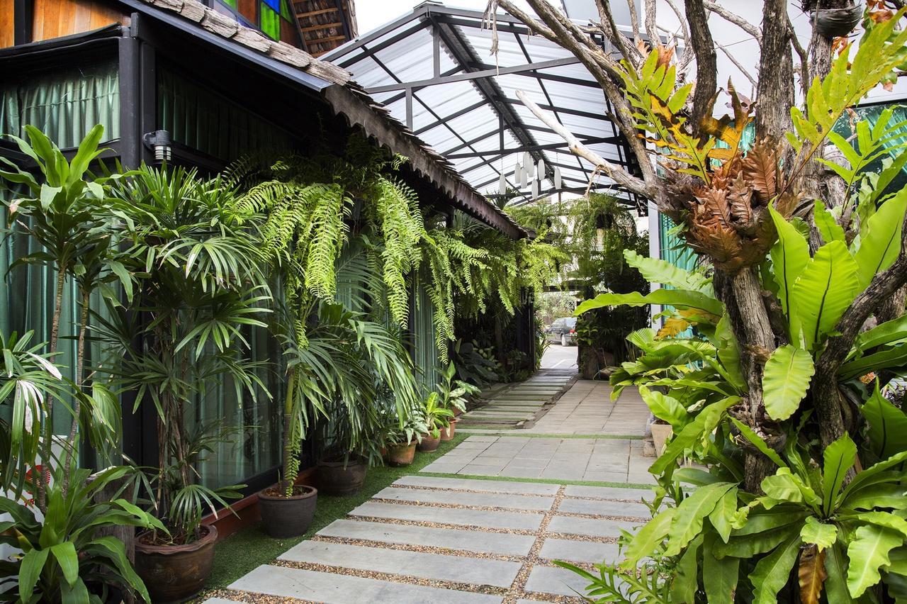 The Loft Resort Bangkok Exteriör bild