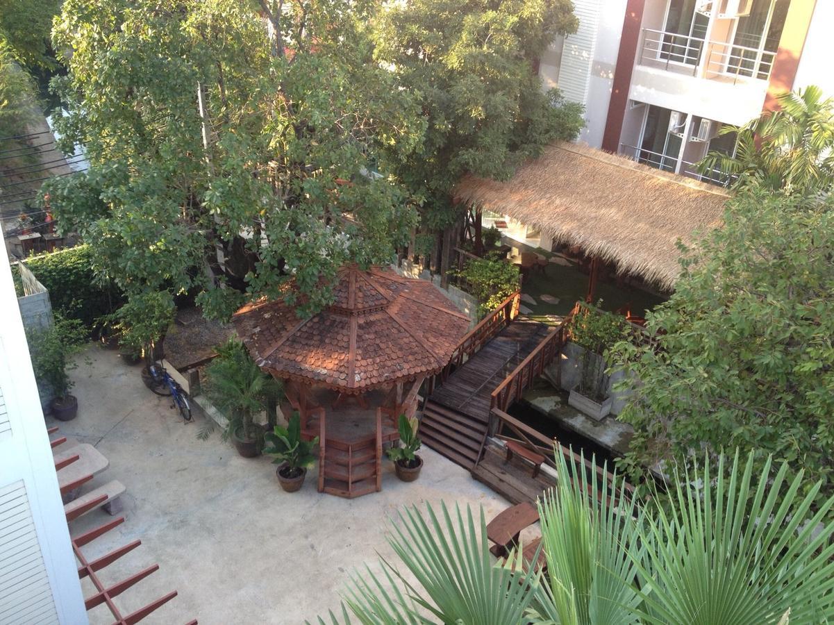 The Loft Resort Bangkok Exteriör bild
