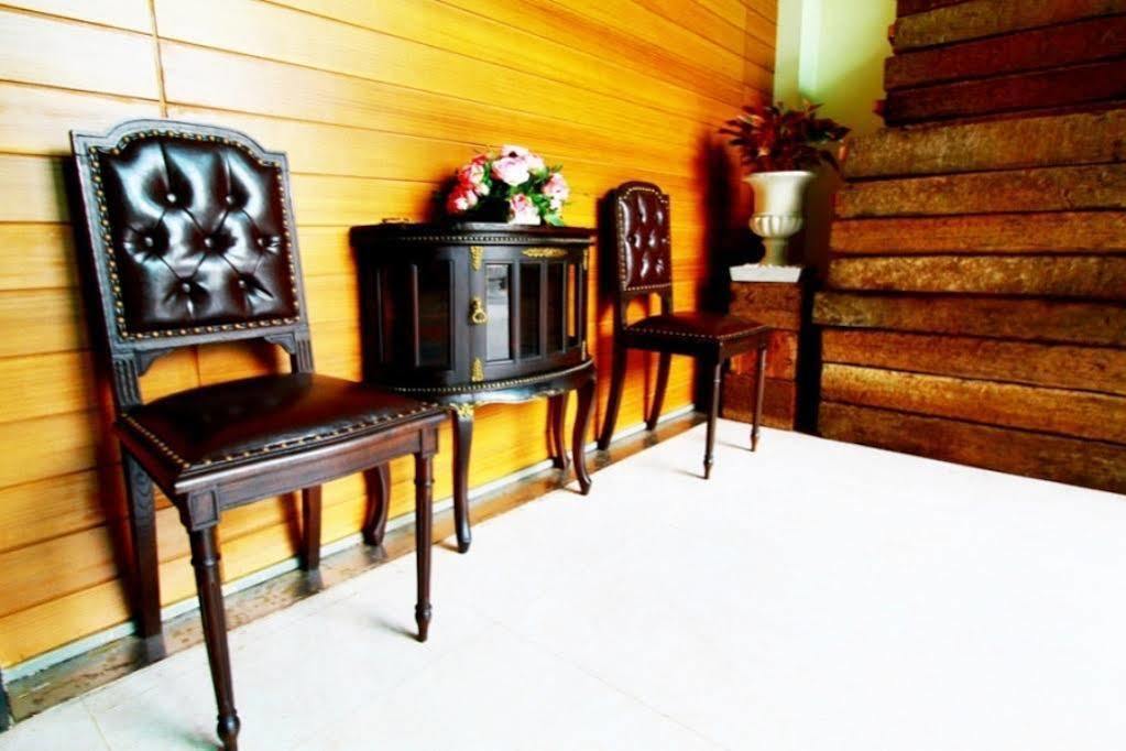 The Loft Resort Bangkok Exteriör bild